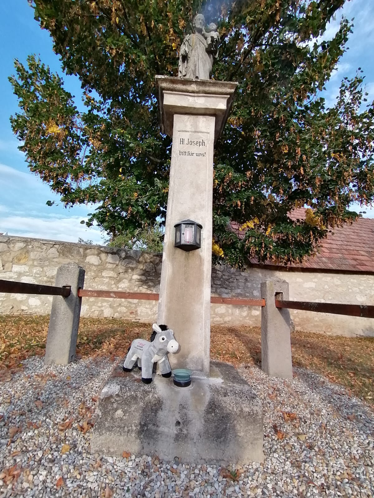 2021 10 05 Josefsstatue und Esel